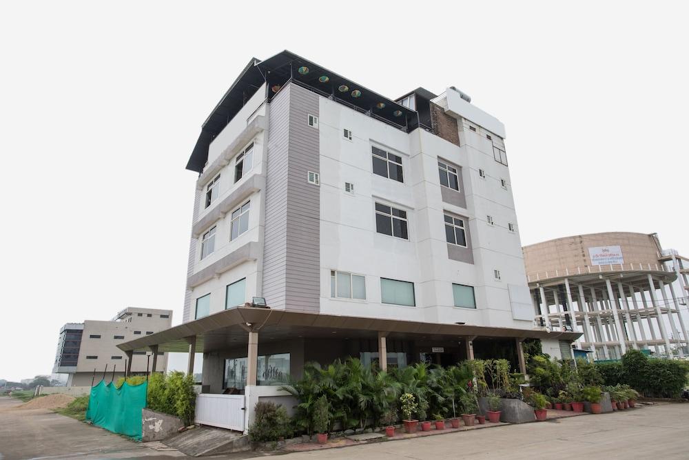 Capital O 1546 The Sensation Hotel Indore Luaran gambar