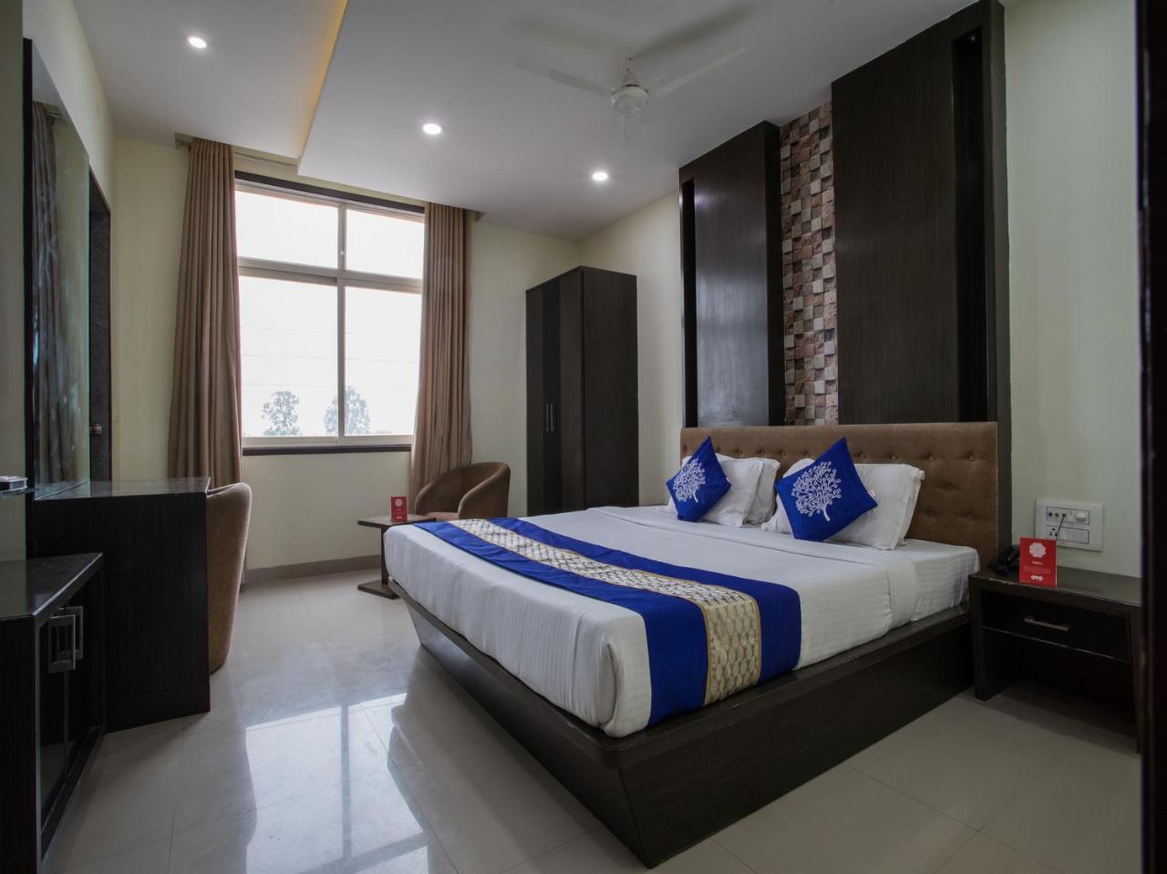 Capital O 1546 The Sensation Hotel Indore Luaran gambar