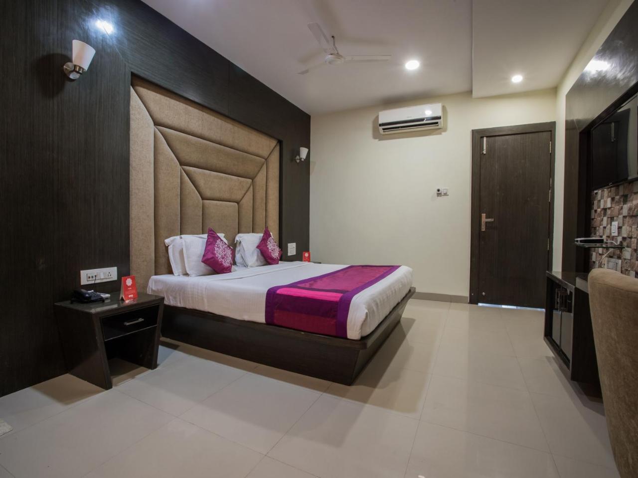Capital O 1546 The Sensation Hotel Indore Luaran gambar